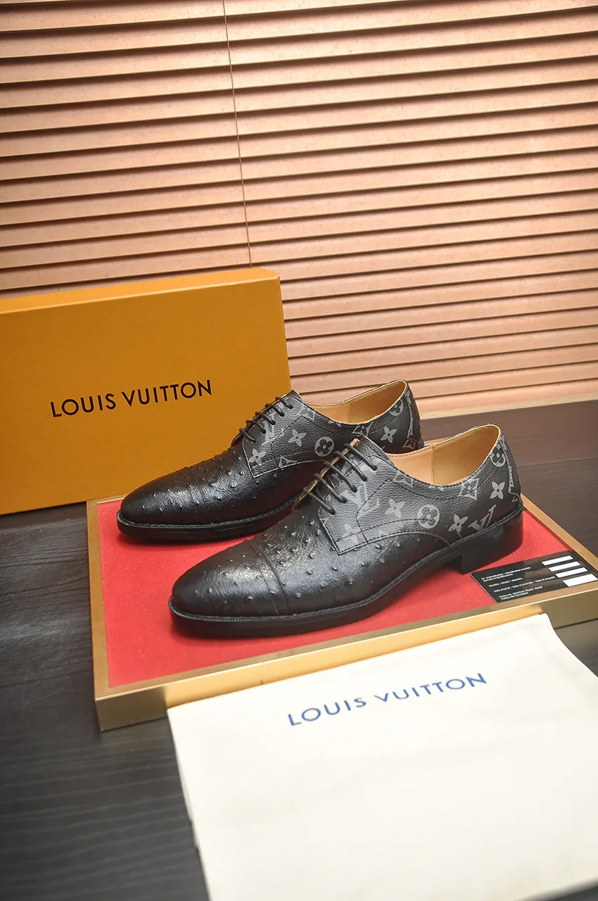 Men's men's shoes 💰500💶 [LV] (original single cowhide lining) 🍀LV's latest genuine leather business suit shoes are launched simultaneously on the official website. The first-layer cowhide imported from Italy is made of heavy gold, 💥official website 1:1 rubber outsole. Versatile to wear, high-end without losing class, and the color combination is extraordinary. This four-season style is alluring when worn on your feet, showing off your big-name flair. Standard code 38-45 (45 customized)